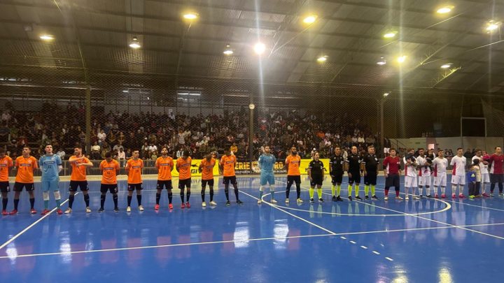 Esportes - FutSal - ACBF vence de virada na estreia da Srie Ouro