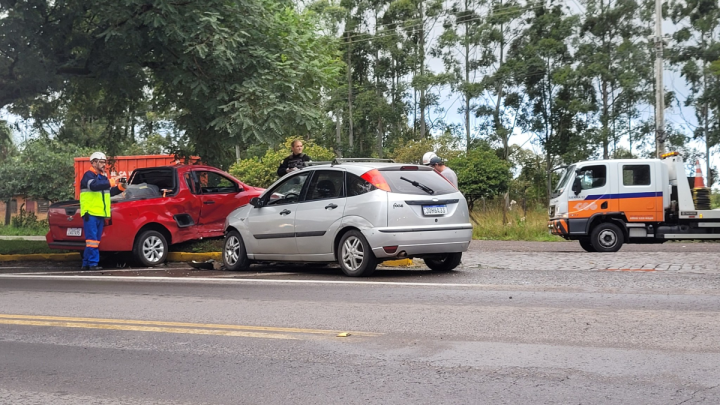 Garibaldi - Tr�nsito -  Acidente deixa tr�nsito lento na BR 470