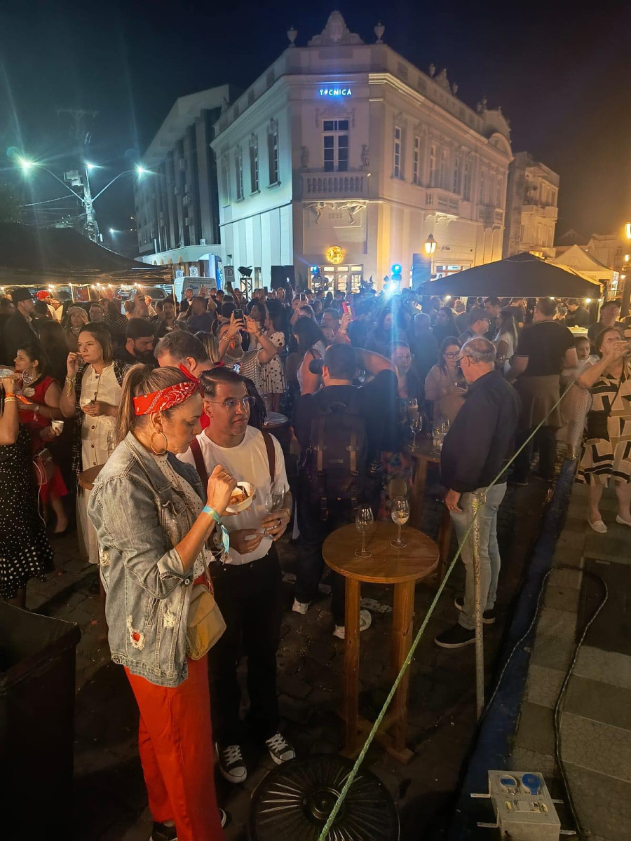 Garibaldi -  Agentes de turismo se encantam com o Mini Vintage em Garibaldi