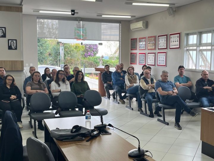 Audi�ncia p�blica sobre o Plan-Vale em Monte Belo do Sul