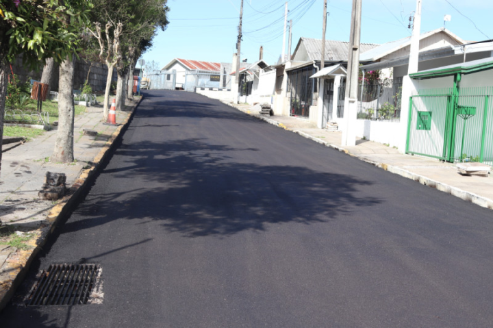 Garibaldi - Prefeitura conclui pavimentao asfltica em vias do Bairro Glria
