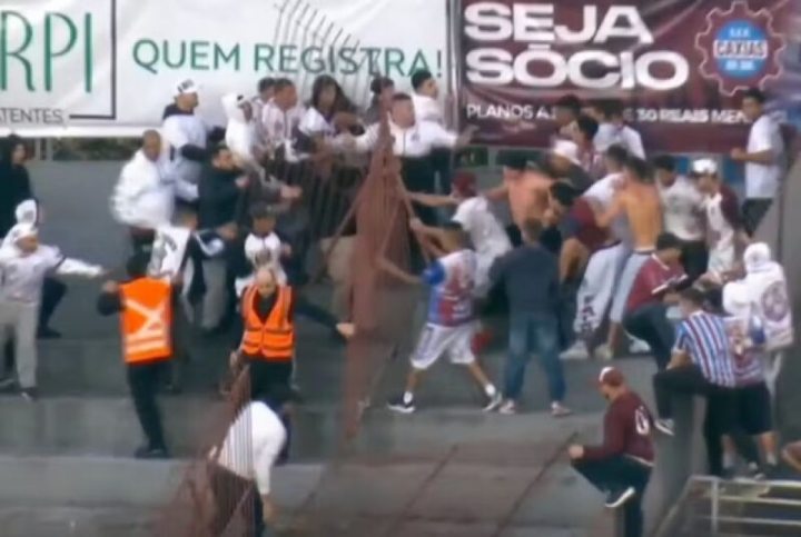  Torcidas do Caxias e Figueirense promovem briga generalizada no Estdio Centenrio