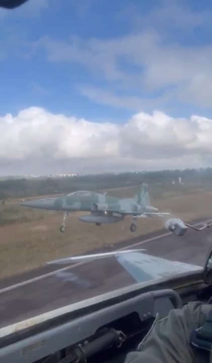 CA�AS REALIZARAM TREINAMENTOS PELO C�U DE GARIBALDI