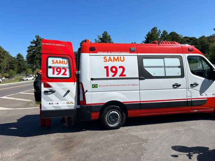 Colis�o envolve dois ve�culos na BR-470 entre Carlos Barbosa e Garibaldi