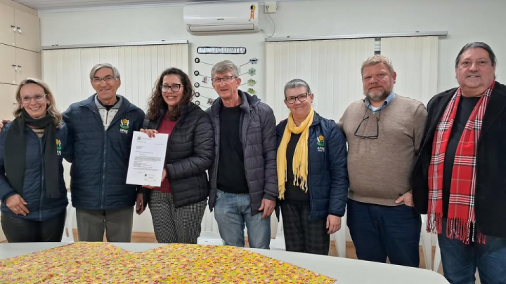 COMITIVA DA DEPUTADA DENISE PESSA, PT/RS NA APAE