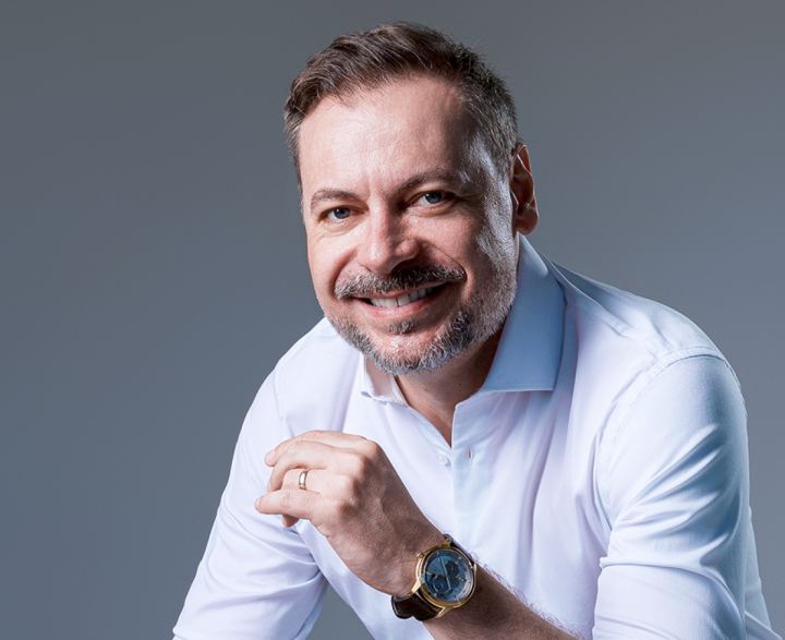 Consultor estrat�gico Rodrigo Ferri Parisotto, dia 23 de abril, no Bom Dia Associado da CIC de Garibaldi, RS