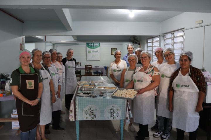 Garibaldi - Secretaria de Assistncia Social promove curso de tortas e docinhos caseiros