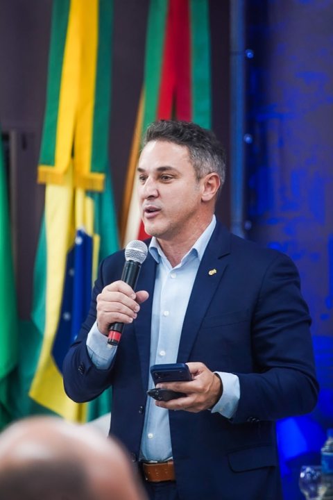 Educa��o voltada ao desenvolvimento � um dos eixos do plano de governo de Zucco