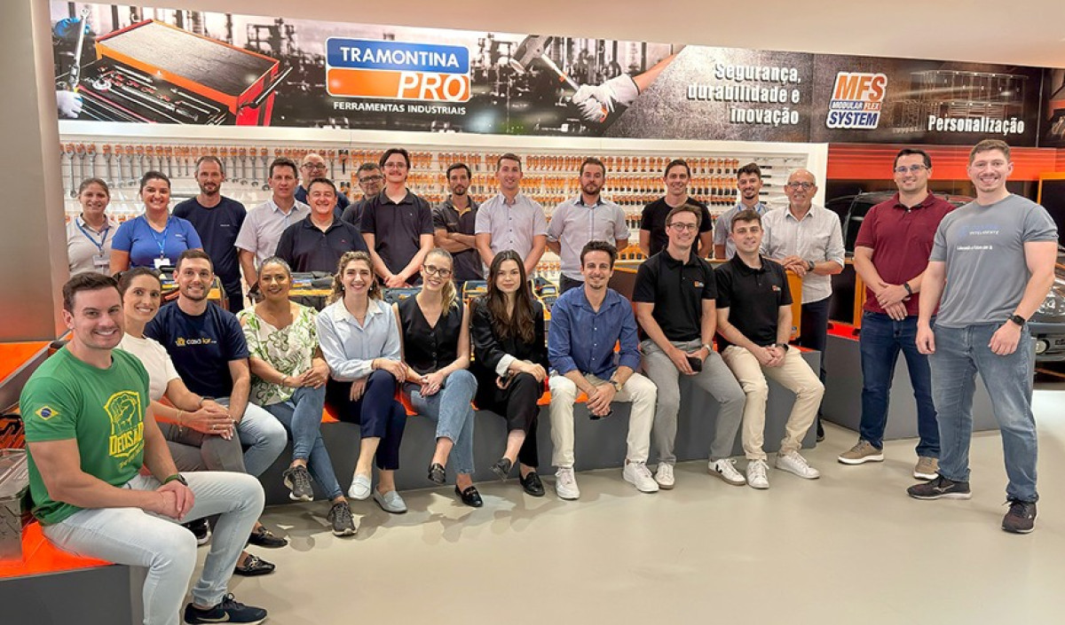 Garibaldi - CIC Jovem realiza visita t�cnica � Tramontina 