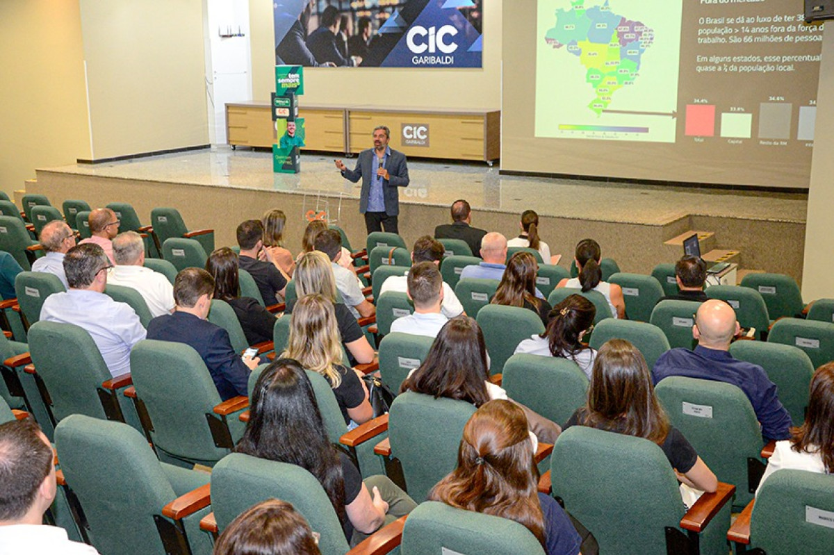 Garibaldi - Bom Dia Associado CIC: &lsquo;2026 j� acabou&rsquo;, afirma economista sobre o cen�rio pol�tico e econ�mico