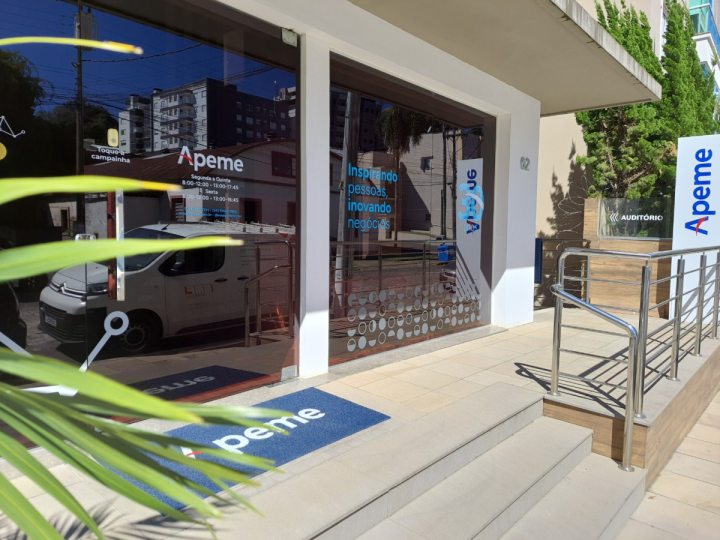 Apeme ultrapassa 5 mil atendimentos em 2025 e refor�a papel no fortalecimento empresarial de Garibaldi
