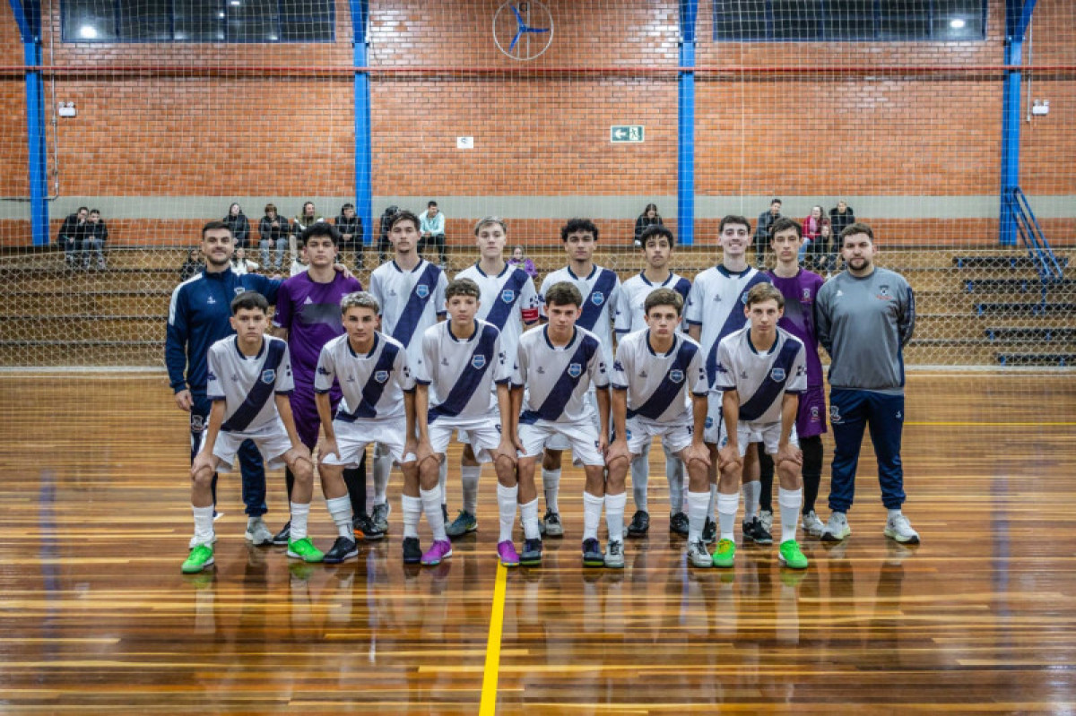 Garibaldi - Esportes -    Equipe Sub-17 de Garibaldi estreia com vit�ria no Campeonato Sest Senat