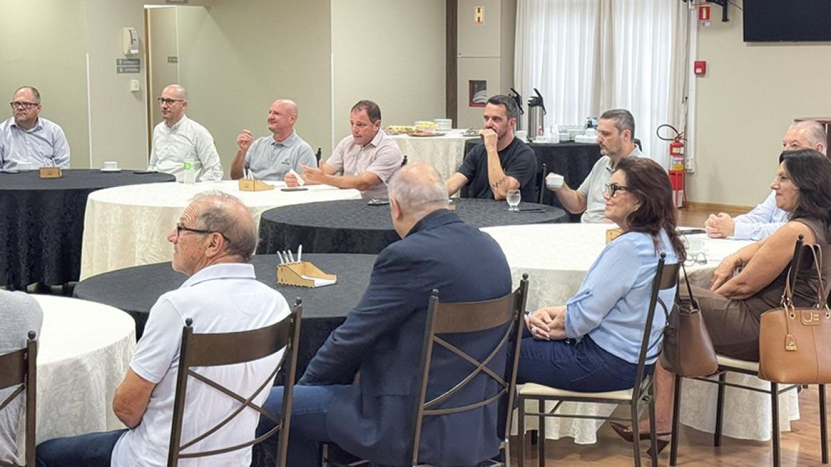 Garibaldi - Centro Empresarial e Cultural e Prefeitura iniciam os debates para a Fenachamp 2027