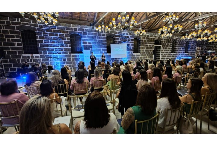 Happy hour re�ne 120 mulheres em Garibaldi