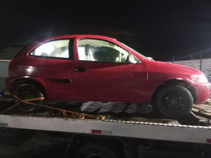 Homem em estado de surto invade resid�ncia