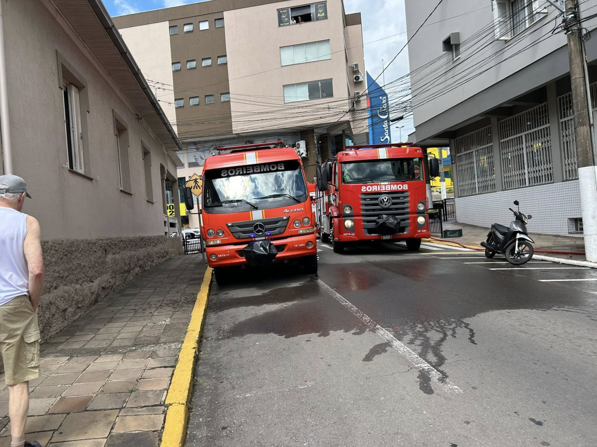  Inc�ndio em apartamento � registrado na �rea central de Carlos Barbosa