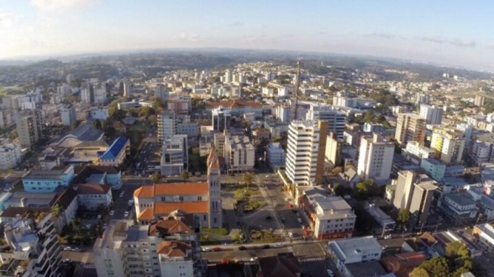Munic�pio de Farroupilha, RS: 69.885 habitantes 
