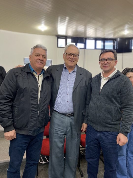 O vereador Gilberto Perin representou o Legislativo de Garibaldi na reunio do Parlamento Regional da Serra Gacha