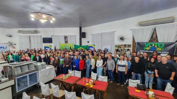  Poltica -  PL realiza mais de 100 filiaes em evento em Farroupilha
