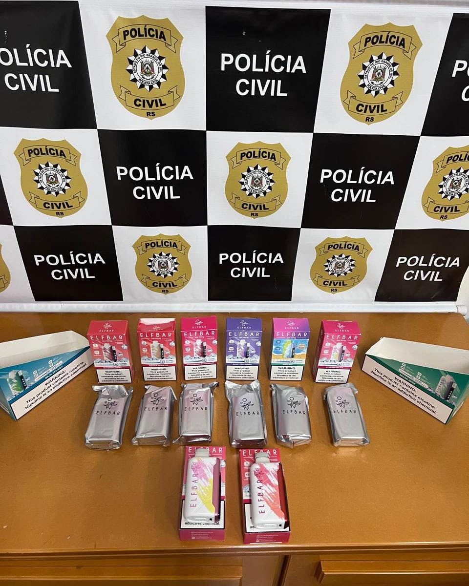  Pela segunda vez nesta semana, POL�CIA CIVIL faz a apreens�o de cigarros eletr�nicos (vapes), em Carlos Barbosa