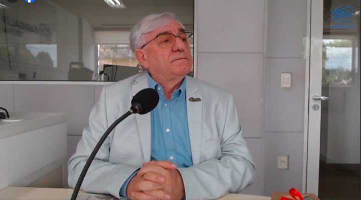 PREFEITO S�RGIO CHESINI NA R�DIO GARIBALDI, RS 