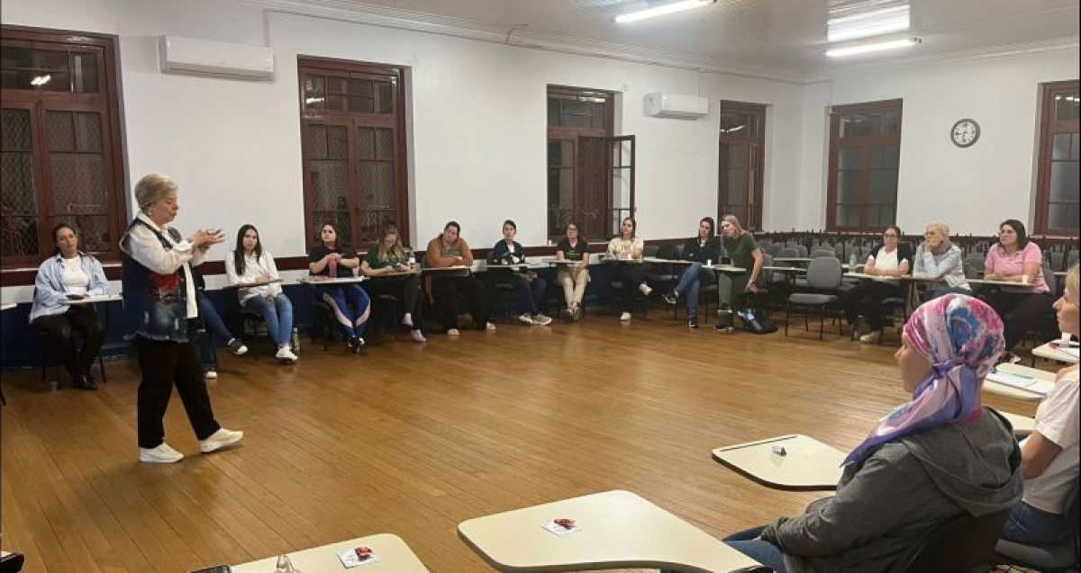 Garibaldi - Educadores municipais recebem forma��o do Programa Alfabetiza Tch�