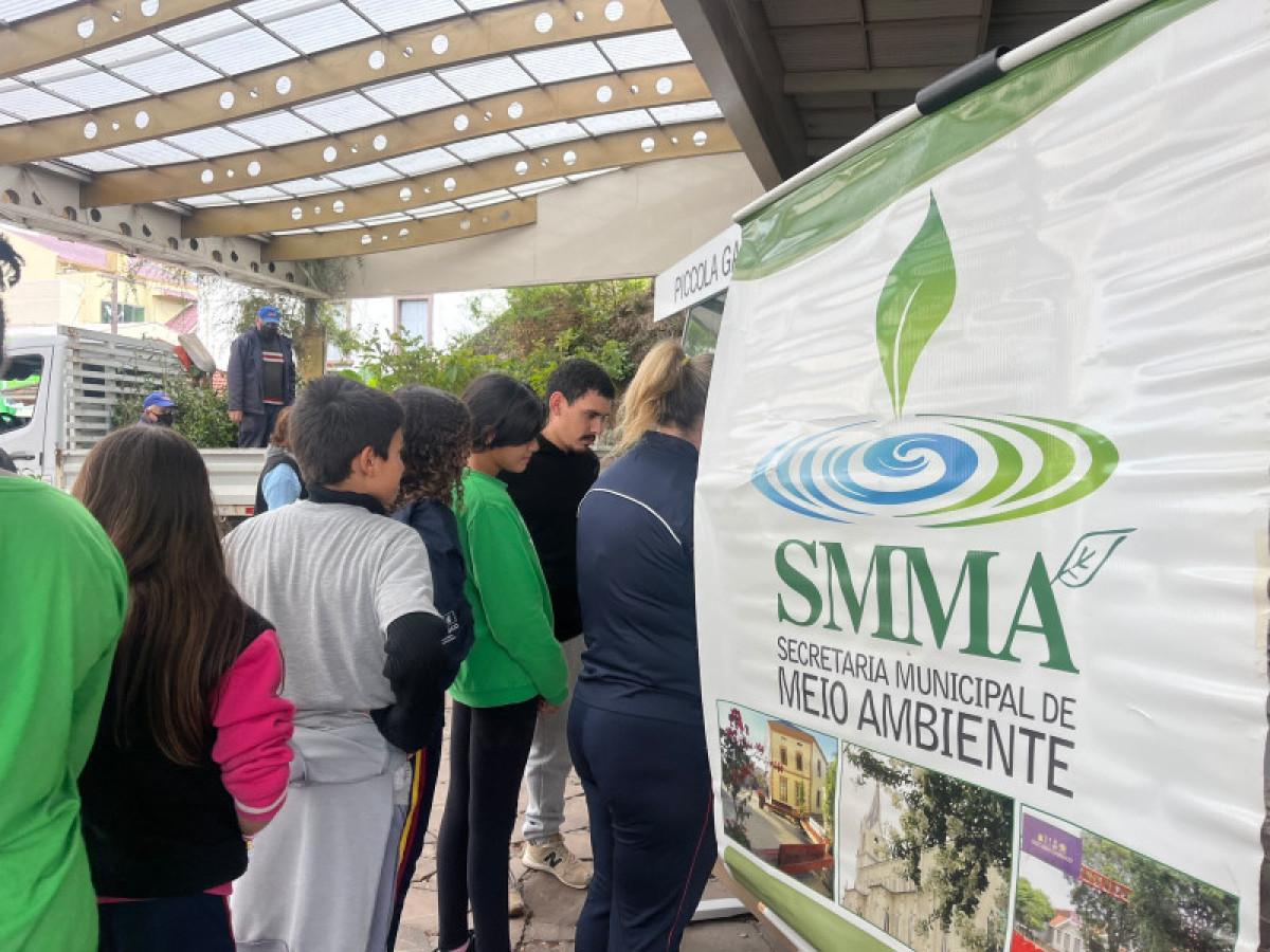 M�s do Meio Ambiente inicia com distribui��o de mudas e a��es de conscientiza��o em Garibaldi