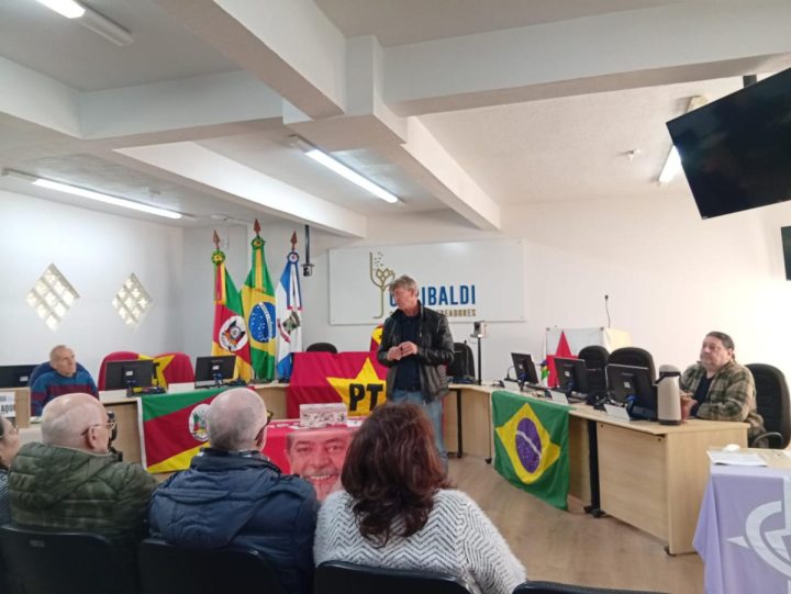 PT ELEGE SANDRO GARDA PARA PRESIDENTE DO PARTIDO EM GARIBALDI, RS 