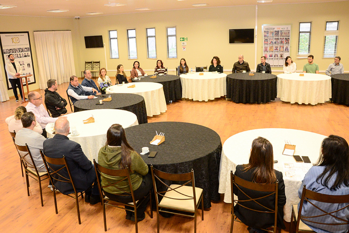 Garibaldi - Organiza��o da Fenachamp 2027 avan�a com reuni�o entre CEC, vin�colas e Prefeitura