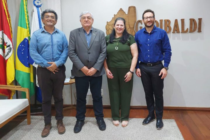 S�rgio Chesini, prefeito de Garibaldi, Rosana Debiasi, e Daniel Deconti, Secret�rio Municipal de Inova��o e Empreendedorismo.