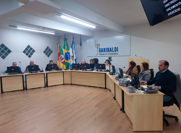 Poder Legislativo - Garibaldi -  Vereadores aprovam por unanimidade Projeto do Executivo para abrir crdito suplementar