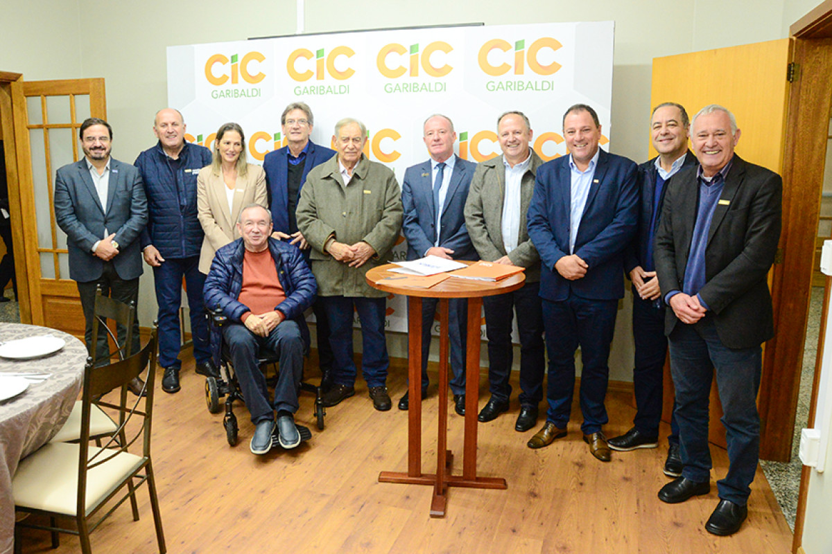 No dia dedicado � Ind�stria, CIC de Garibaldi recebe empres�rios em almo�o na sede 