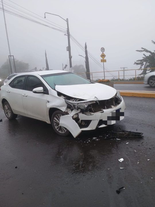 Acidente de tr�nsito com danos materiais foi registrado na tarde desta quinta-feira, na Avenida Ivo Tramontina, em Carlos Barbosa