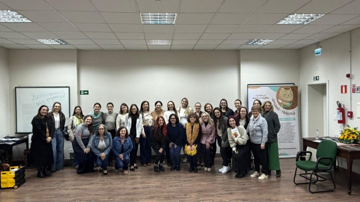 Visita de representantes do Comit� local e da ONG Amada Helena � Administra��o Municipal 